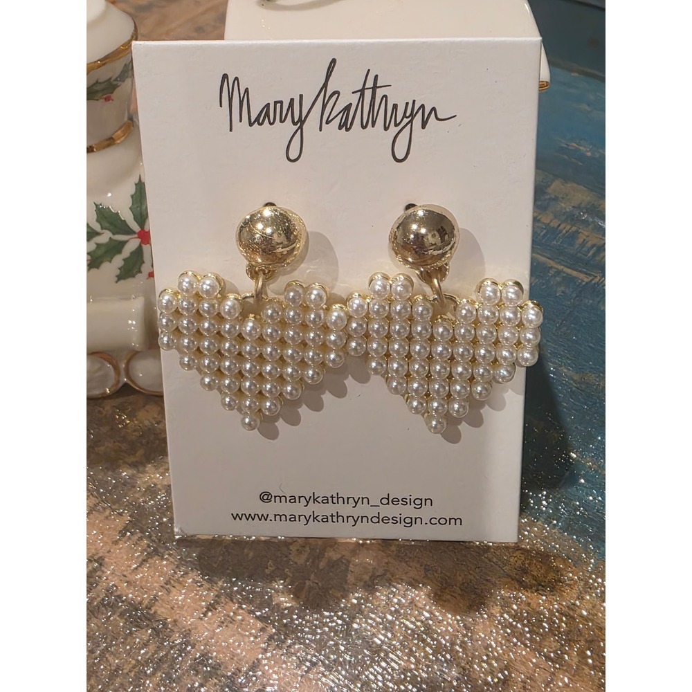 Mary Kathryn Design Pearl‎ Heart Dangle Earrings Gold Tone